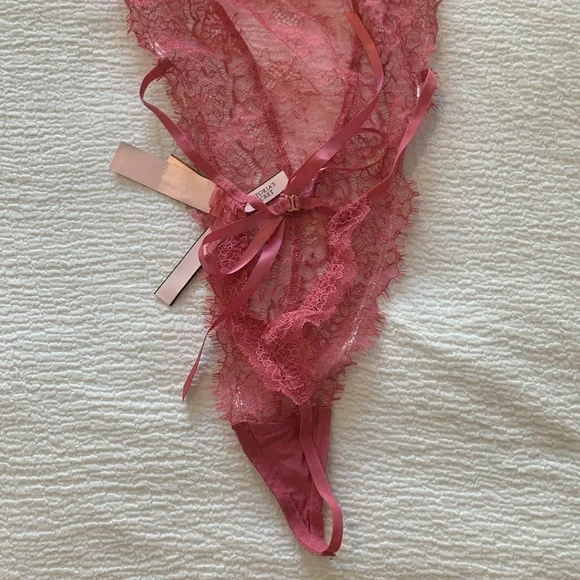 NWT Victoria’s Secret Dream Angels unlined corded lace pink teddy. Size small - Picture 10 of 10